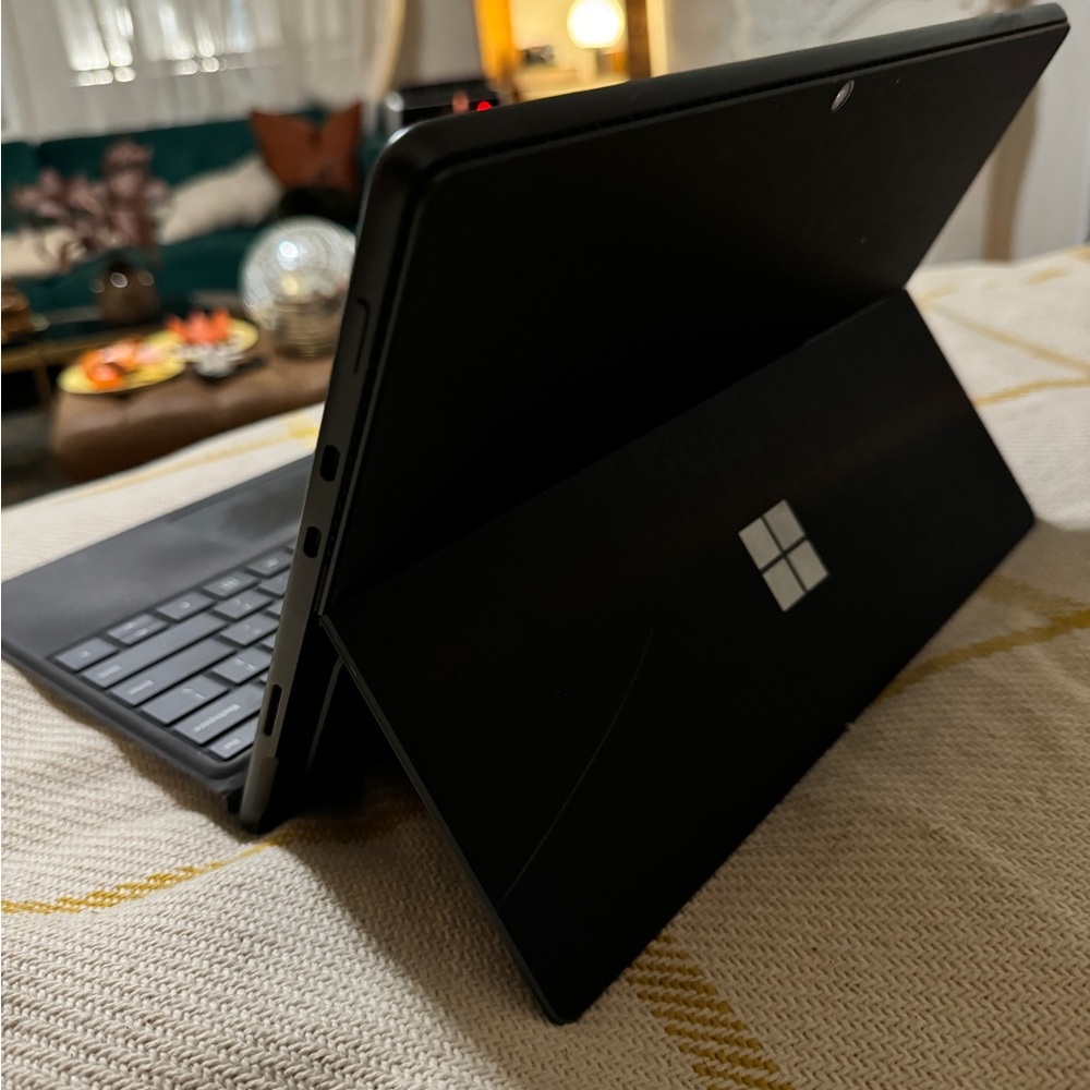 Surface pro 8